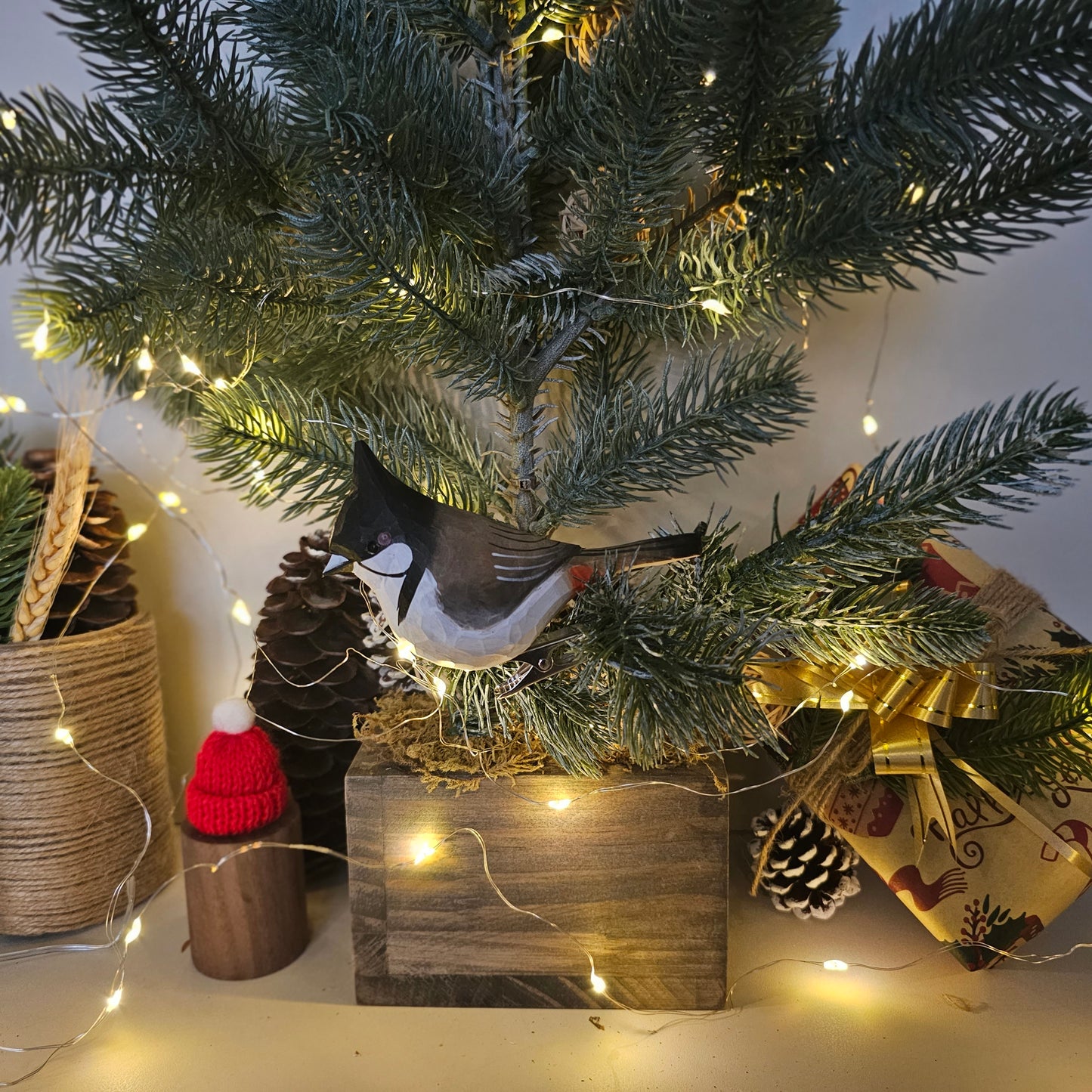 Red-whiskered bulbul Clip-on Bird Ornament