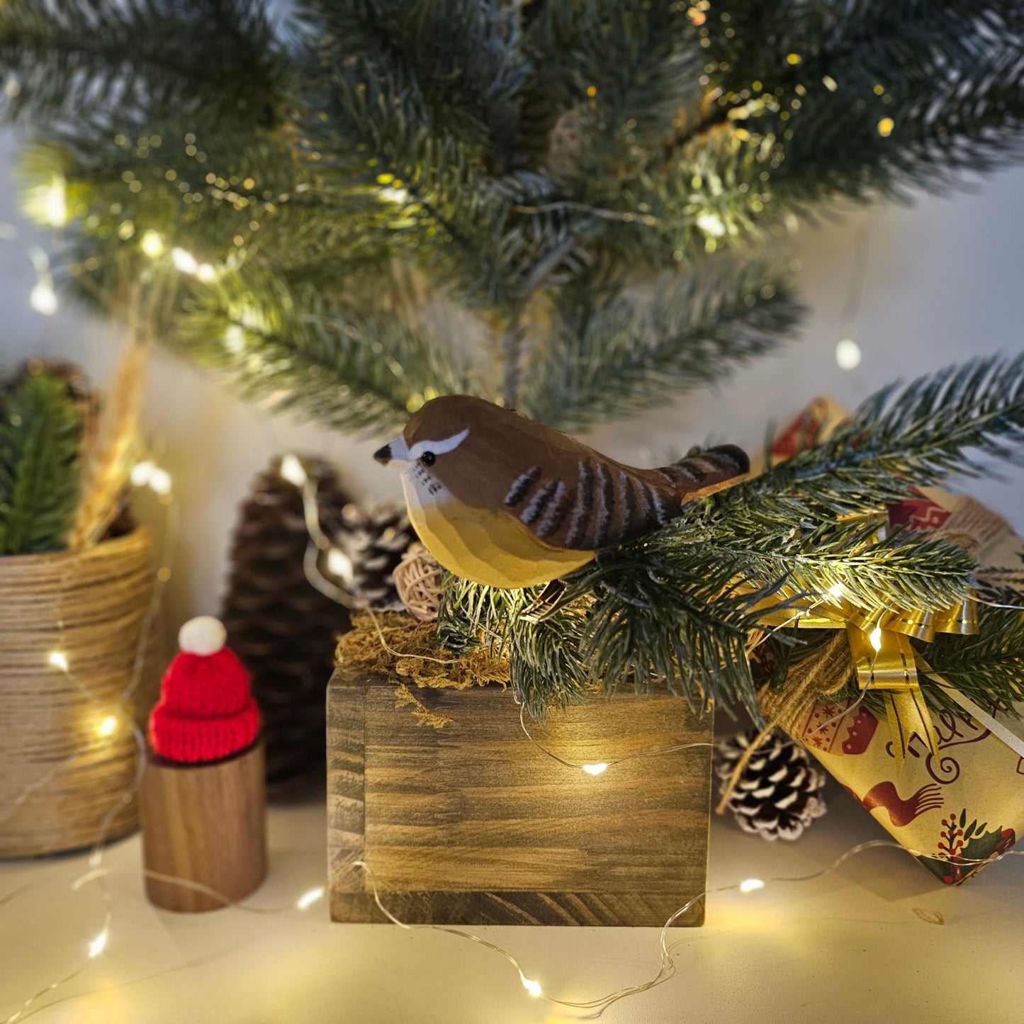 Carolina Wren Clip-on Bird Ornament - Side View