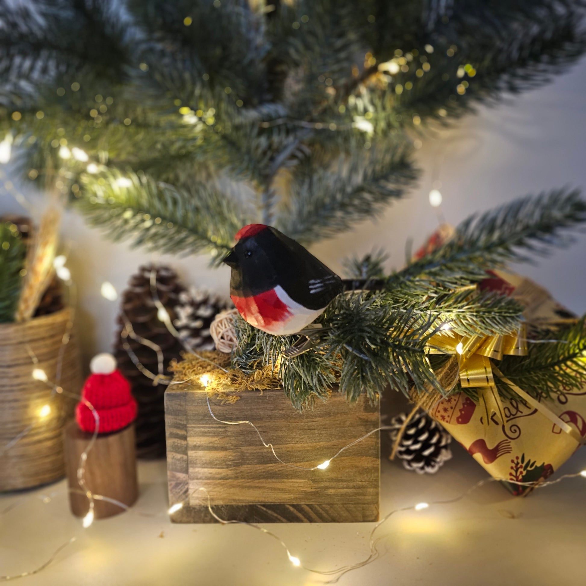 Australasian Robin Clip-on Bird Ornament