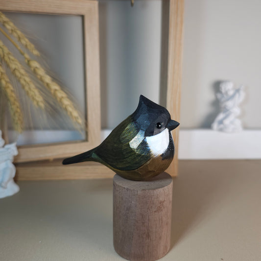 Eastern Whipbird Figurine - Artisanal Sculpted Decor